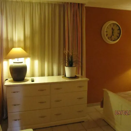 Rsid. El Duque-1 Apartamento *