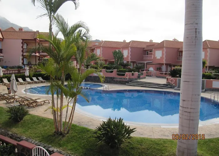 Apartament Rsid. El Duque-1